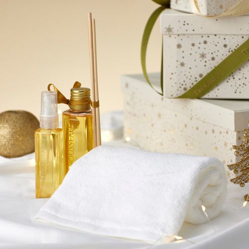 Kit Toalha Lavabo e 2 Amenities
