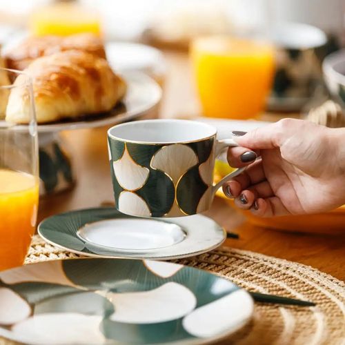 Xícara de Chá de Porcelana Folhas de Gingko
