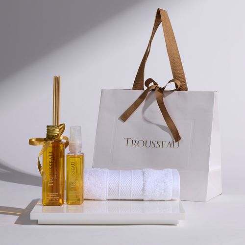 Kit Toalha Lavabo e 2 Amenities